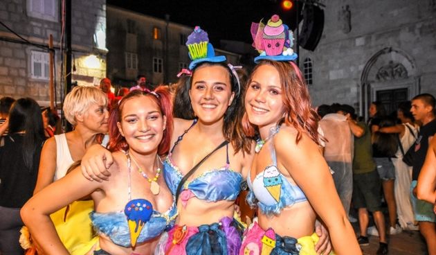 Paški ljetni karneval