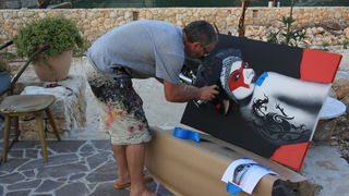 Street Art umjetnik Finbarr Fin DAC stvara u Ražancu, Foto: Nenad Nešović Street Art umjetnik Finbarr Fin DAC stvara u Ražancu, Foto: Nenad Nešović