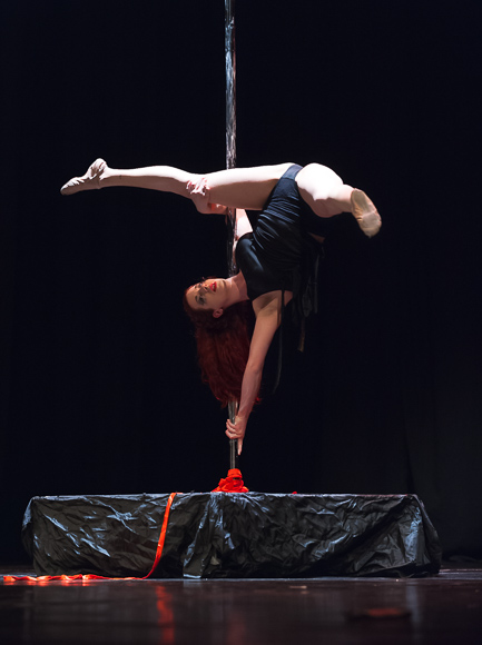 Pole/Chair/Dance show “Mental” @ HNK Zadar, 12.3.2016 – Foto: Ivan Toman Pole/Chair/Dance show “Mental” @ HNK Zadar, 12.3.2016 – Foto: Ivan Toman