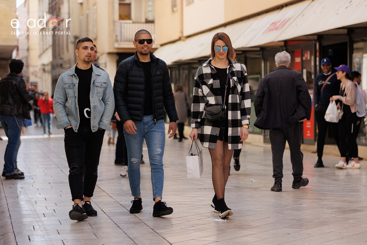 Đir po gradu, subotnja špica 19. ožujka 2022. Đir po gradu, subotnja špica 19. ožujka 2022.