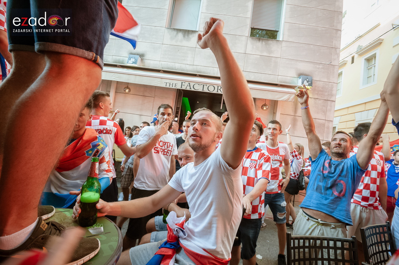 Navijačko ludilo u Zadru za vrijeme i nakon finala Svjetskog prvenstva Navijačko ludilo u Zadru za vrijeme i nakon finala Svjetskog prvenstva