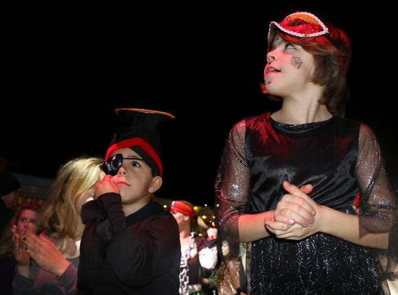 Virski karneval & maškare: Plesna maškarana fešta uz Jasmina Stavrosa