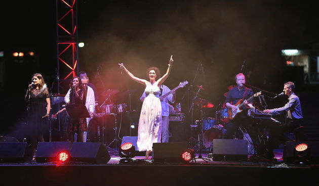 Čudesna Doris Dragović oduševila u Biogradu na Moru