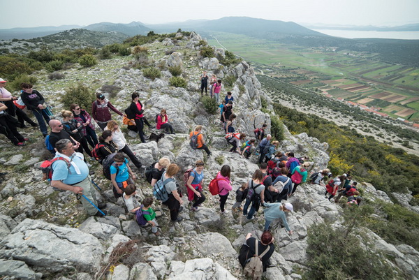 Drugi Planinarski pohod “Hajdemo do Vrane” 2. travnja 2016. Foto: Vinko Pešić