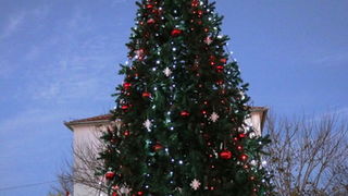 Paljenjem prve adventske svijeće i prigodnim zabavnim programom započela manifestacija Advent na otoku Viru