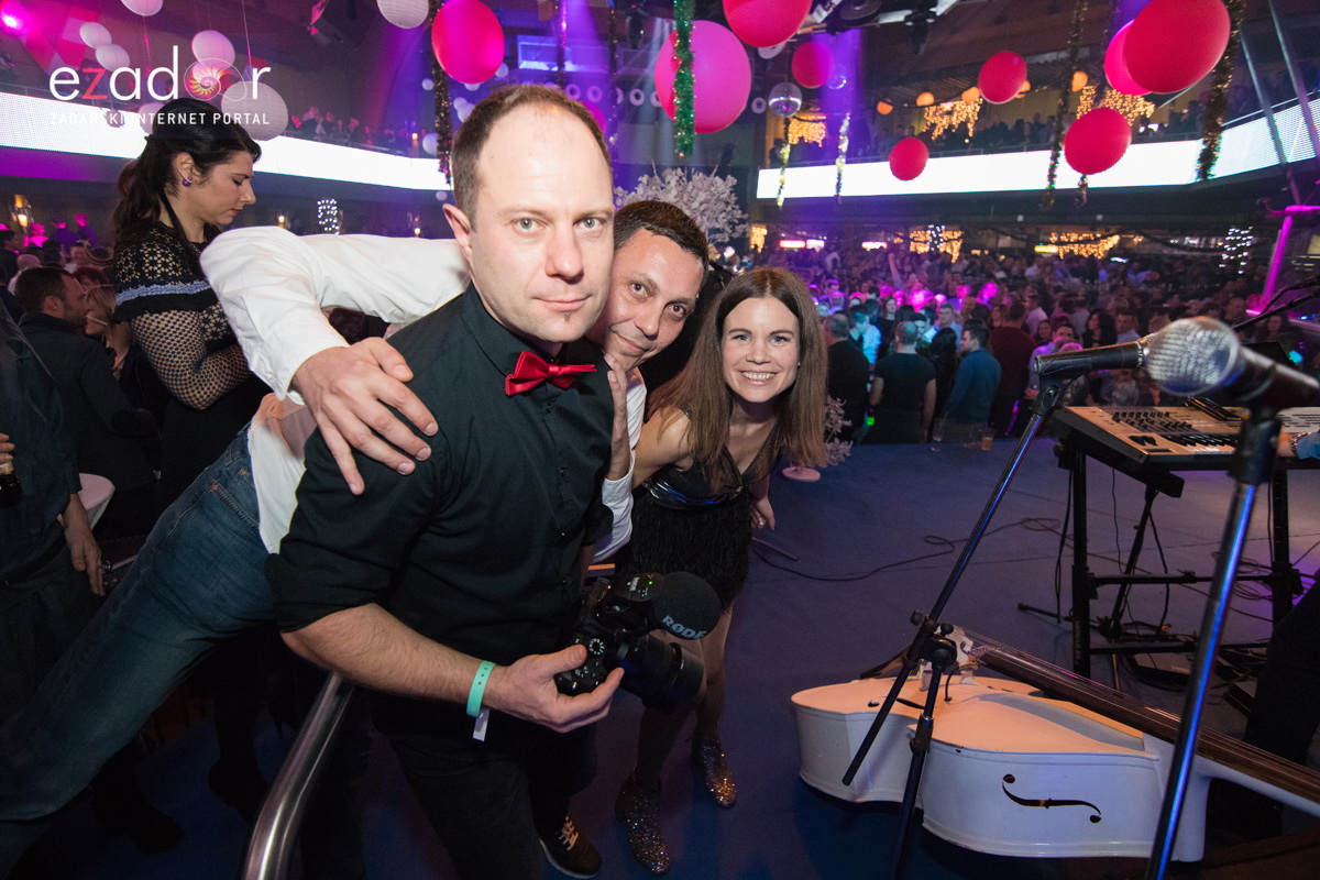 Ludnica u Saturnusu: Najbolji doček u svemiru i šire Ludnica u Saturnusu: Najbolji doček u svemiru i šire