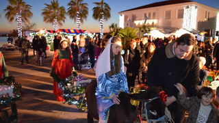 Advent na Viru: Sveta Luce razveselila virske mališane, upaljena treća adventska svijeća Advent na Viru: Sveta Luce razveselila virske mališane, upaljena treća adventska svijeća