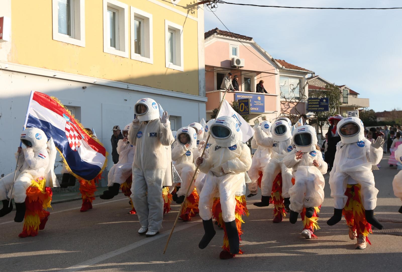 Murter: Maškarana povorka Velike Bake