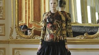 Alexander McQueen jesen/zima 2010/2011 – posljednja kolekcija (Vogue.de)