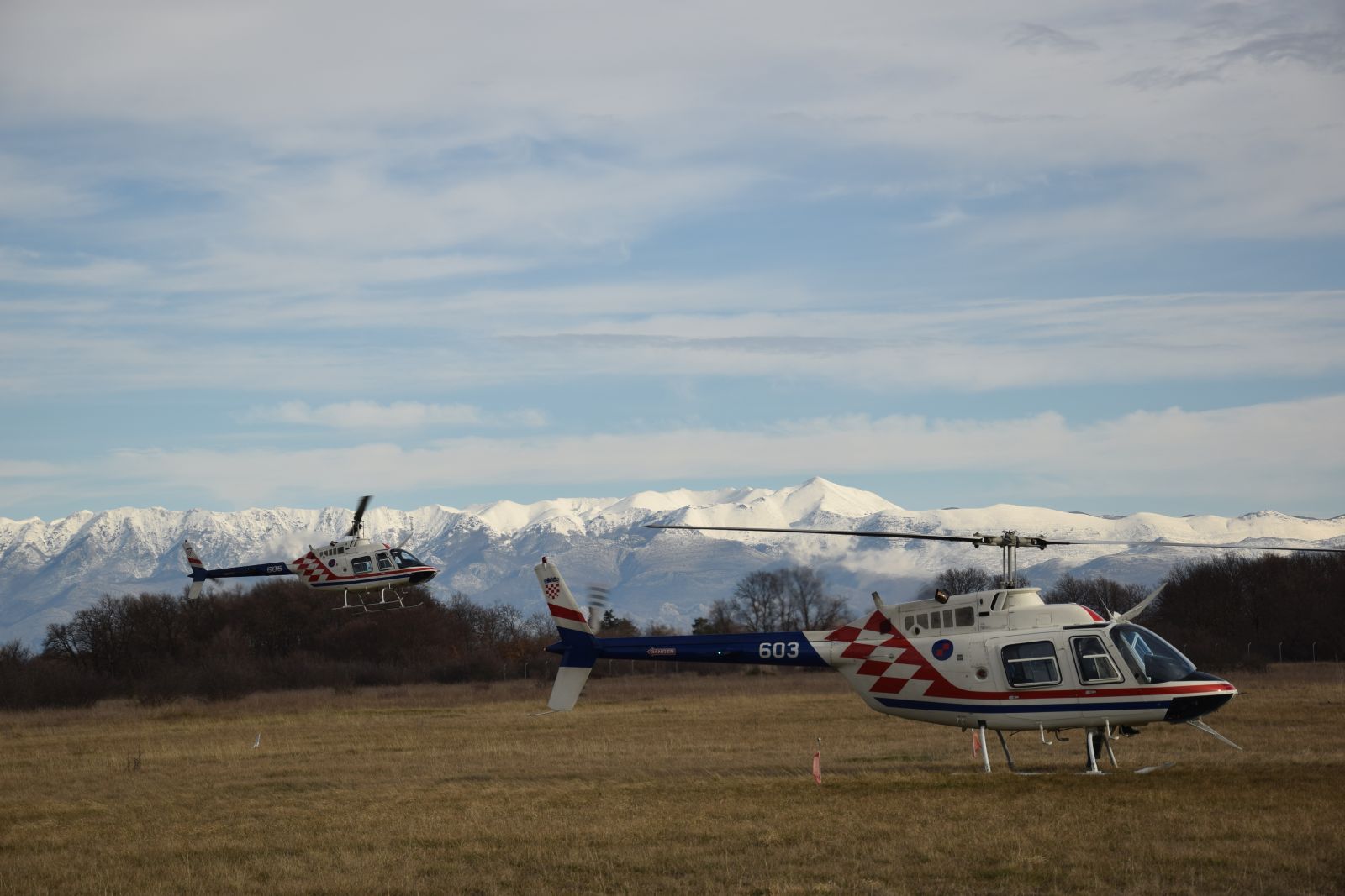 U Zemuniku izvedeni prvi samostalni letovi učenika na helikopterima “Bell-206B” U Zemuniku izvedeni prvi samostalni letovi učenika na helikopterima “Bell-206B”