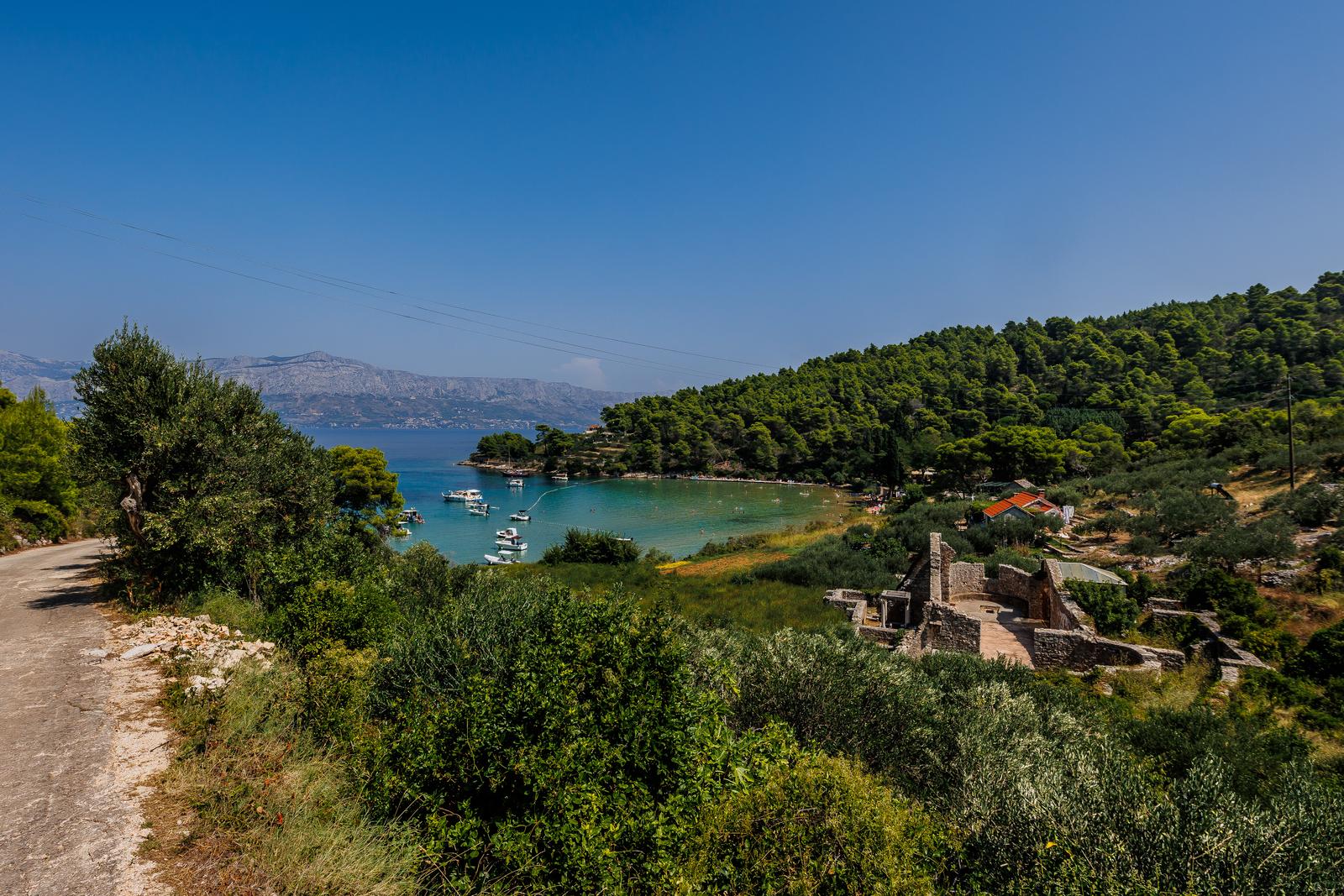 Uvala Lovrečina: Egzotična pješčana oaza na Braču u kojoj su uživali i stari Rimljani Uvala Lovrečina: Egzotična pješčana oaza na Braču u kojoj su uživali i stari Rimljani