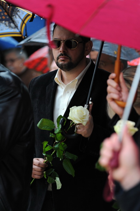 Zadar, 300313.
Sprovod djevojcice Nore Situm koja je prosli tjedan preminula u bolnici u Philadelphiji nakon duge i teske bolesti, odrzao se danas na gradskom groblju u Zadru. Na sprovodu je bilo nekoliko stotina ljudi, obitelji i prijatelja.
Na fotografi Zadar, 300313.
Sprovod djevojcice Nore Situm koja je prosli tjedan preminula u bolnici u Philadelphiji nakon duge i teske bolesti, odrzao se danas na gradskom groblju u Zadru. Na sprovodu je bilo nekoliko stotina ljudi, obitelji i prijatelja.
Na fotografi