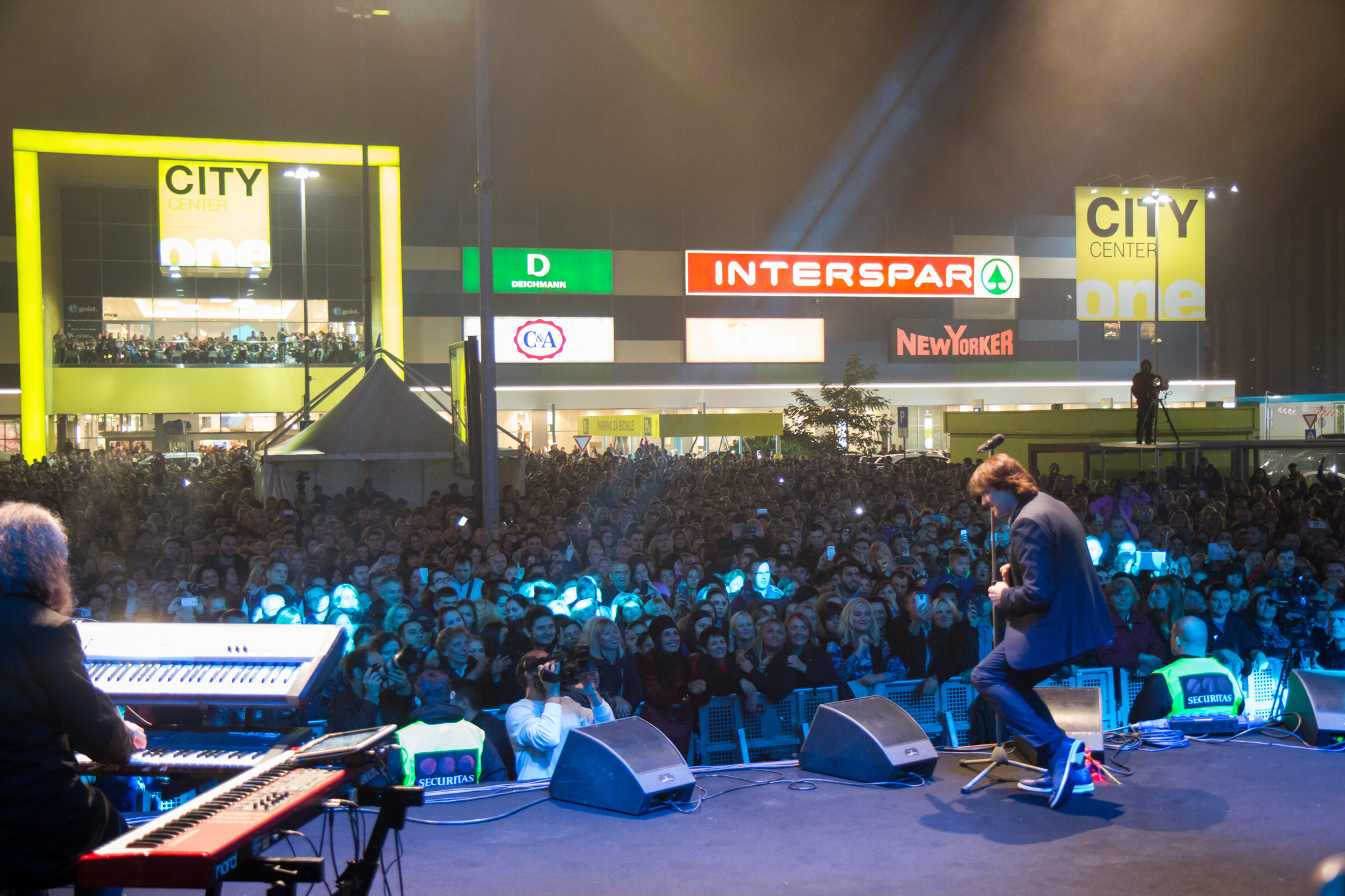 Čolić i Joksimović zapalili City Center one u Zagrebu i Splitu Čolić i Joksimović zapalili City Center one u Zagrebu i Splitu
