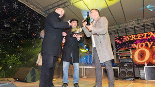 Doček 2017: Najluđa noć na zadarskom Poluotoku privukla više tisuća Zadrana i gostiju Doček 2017: Najluđa noć na zadarskom Poluotoku privukla više tisuća Zadrana i gostiju