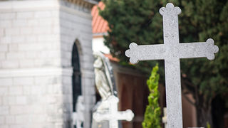 Gradsko groblje uoči blagdana Svih svetih (foto:Saša Čuka) Gradsko groblje uoči blagdana Svih svetih (foto:Saša Čuka)