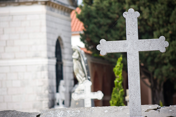 Gradsko groblje uoči blagdana Svih svetih (foto:Saša Čuka) Gradsko groblje uoči blagdana Svih svetih (foto:Saša Čuka)