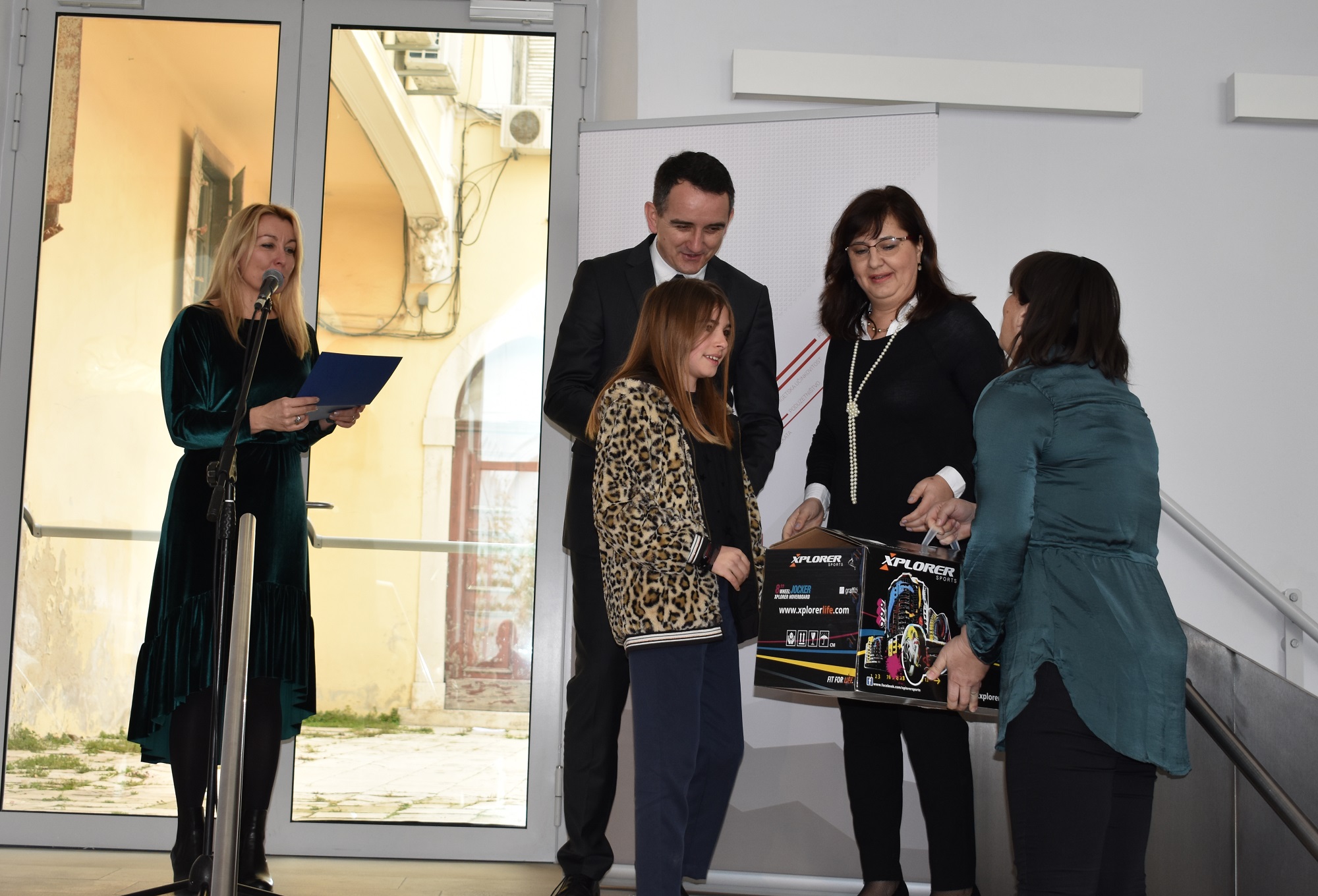 Dodjela nagrada učenicima za radove na natječaju “Hrvatska kakvu želimo” Dodjela nagrada učenicima za radove na natječaju “Hrvatska kakvu želimo”