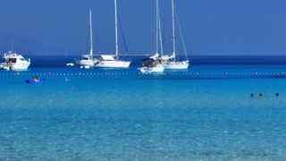Dugi otok, 260609.
Dugi otok je jedva 1,5 sat udaljen od Zadra, jedan je od skrivenih Jadransih bisera. Sa raznolikom prirodom i plazama, cistim morem, on je namjenjen gostima koji vise cijene prirodu od zabave.
Na slici: plaza Saharun na juznoj strani Du