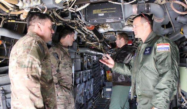 Djelatnici iz vojarne u Zemuniku obišli američke Osprey-e