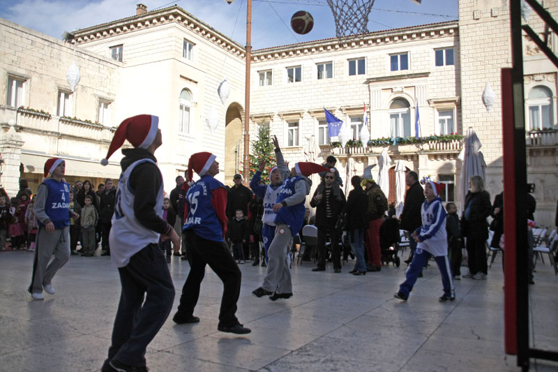 Božićni sajam na Forumu i Sv. Nikola na Narodnom trgu