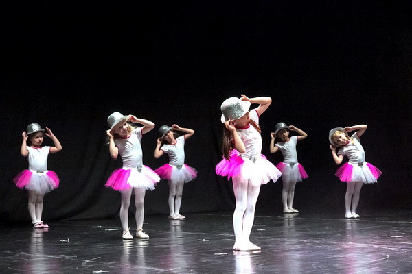 Baletna udruga Pirueta: Broadway, Foto: Mladen Radolović Mrlja Baletna udruga Pirueta: Broadway, Foto: Mladen Radolović Mrlja