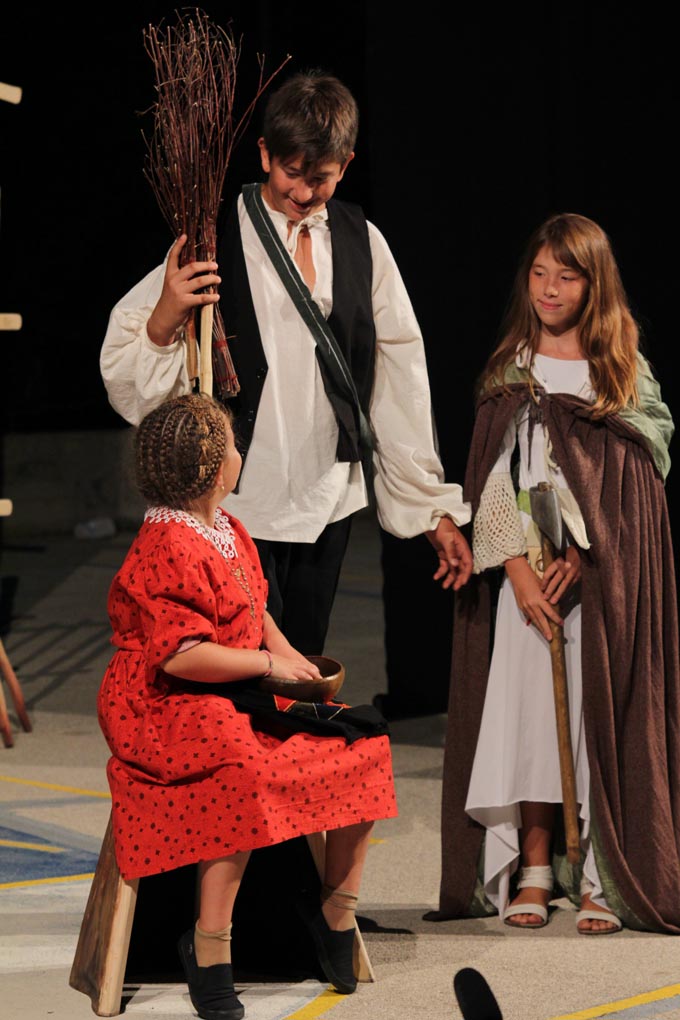 Diklo: “Šuma Striborova” u izvedbi kazališne radionice Donatolina, foto: Iva Perinčić Diklo: “Šuma Striborova” u izvedbi kazališne radionice Donatolina, foto: Iva Perinčić