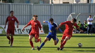 Zadar, 260513.
Stadion Stanovi.
Utakmica MAXtv 1. HNL izmedju Zadra i Splita.
Na fotografiji: Pehar (17), Begonja (10), Radeljic (20).
Foto: Luka Gerlanc / CROPIX