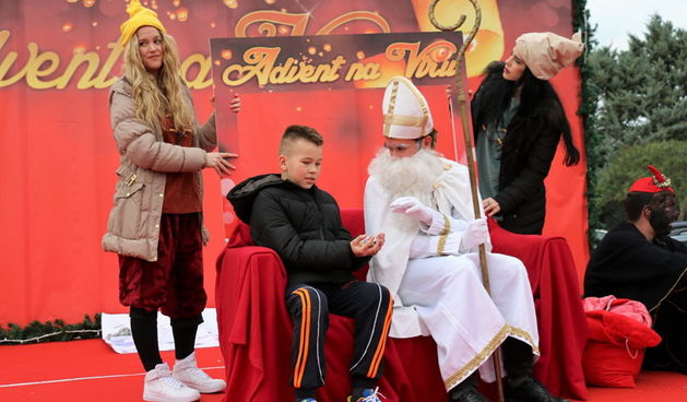 Sveti Nikola darivao mališane na Viru, Krampus bez posla