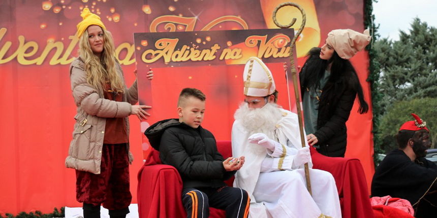 Sveti Nikola darivao mališane na Viru, Krampus bez posla Sveti Nikola darivao mališane na Viru, Krampus bez posla