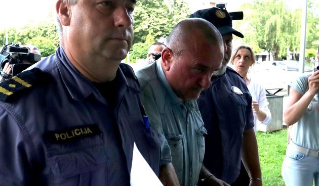 Karlovac: Priveden osumnjičeni vozač kombija s izbjeglicama na koji je pucala policija