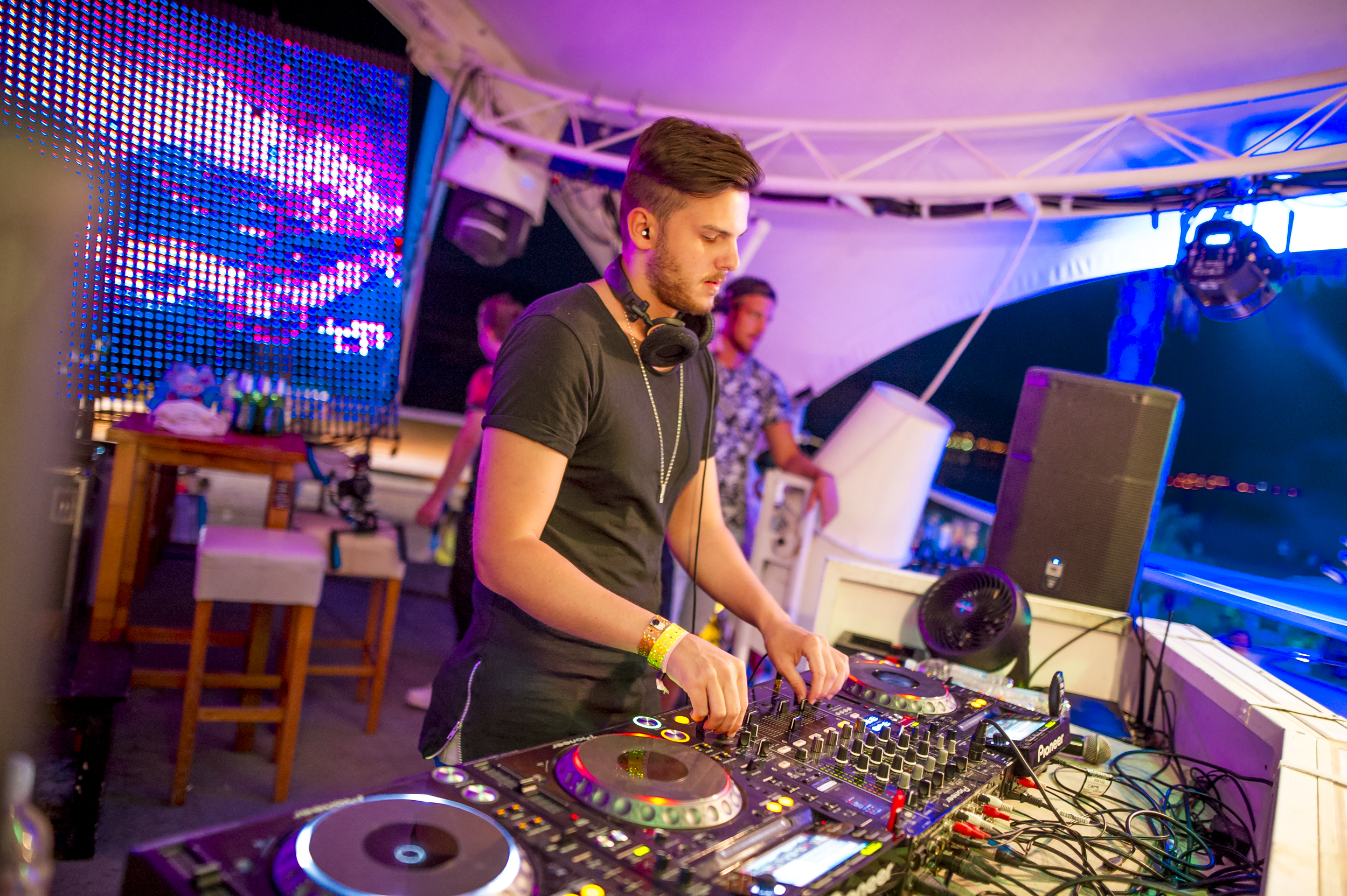 party, zrce, aquarius klub