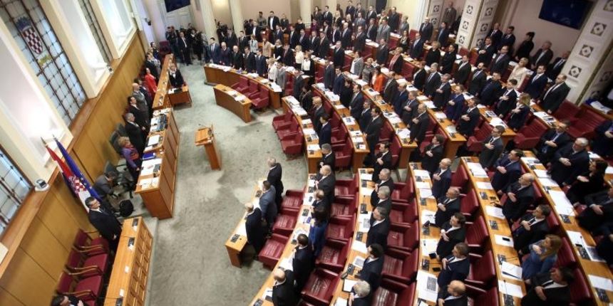 Zagreb – Mandatar Tihomir Oreskovic na drugoj sjednici 8. saziva Hrvatskog sabora predstavio program Vlade i njezine clanove te od zastupnika zatrazio da mu iskazu povjerenje. Tihomir Oreskovic. Photo: Sanjin Strukic/PIXSELL Zagreb – Mandatar Tihomir Oreskovic na drugoj sjednici 8. saziva Hrvatskog sabora predstavio program Vlade i njezine clanove te od zastupnika zatrazio da mu iskazu povjerenje. Tihomir Oreskovic. Photo: Sanjin Strukic/PIXSELL