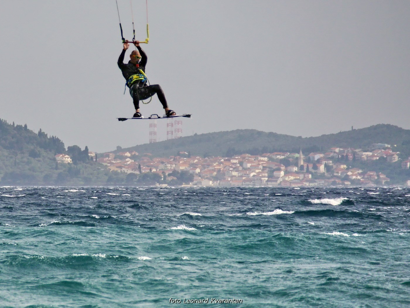 Na krilima juga: surferi i kiteri uživaju na Vitrenjaku