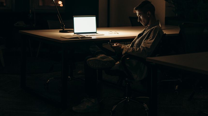 online stalking uhođenje ilustracija online stalking uhođenje ilustracija