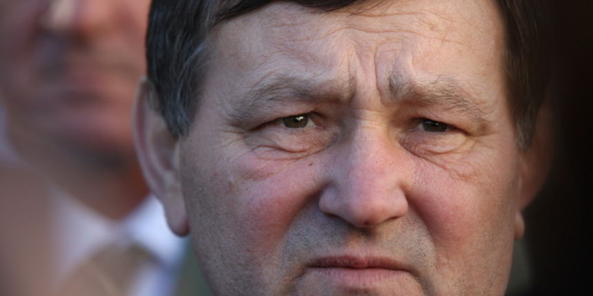 Zadar, 111212.
Policijska uprava zadarska.
Nakon zahvale generalu Anti Gotovini, Zadrani su danas odali priznanje i ratnom zapovjedniku postrojbi specijalne policije Mladenu Markacu. General Markac najprije je obisao spomen sobu u prostorijama Policijske Zadar, 111212.
Policijska uprava zadarska.
Nakon zahvale generalu Anti Gotovini, Zadrani su danas odali priznanje i ratnom zapovjedniku postrojbi specijalne policije Mladenu Markacu. General Markac najprije je obisao spomen sobu u prostorijama Policijske