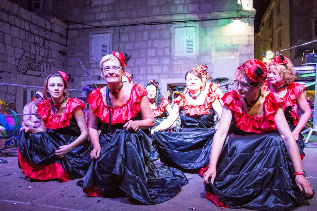 Paški ljetni karneval 2017 – maškarana povorka