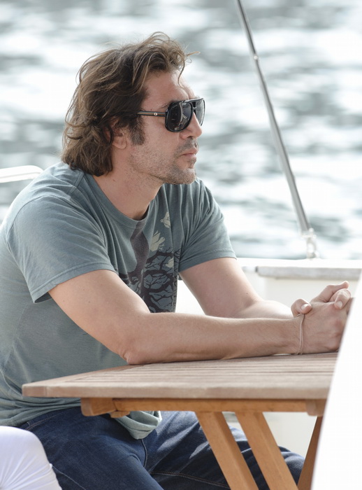 Prigradica, otok Korcula , 270911.
Glumac Javier Bardem snimljen prilikom ukrcaja u brod Majsan marke Beneteau Antares 10,80  koji ga je prebacio na svjetionik Plocica na snimanje filma “Venuto al mondo”.
Foto: Tom Dubravec /  CROPIX