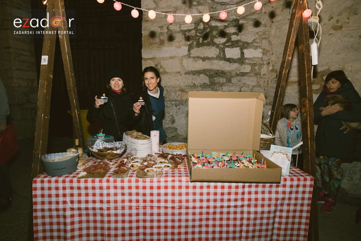 Humanitarni svjetlosni spektakl “Zaželi ljubav 2018.” @ Forum