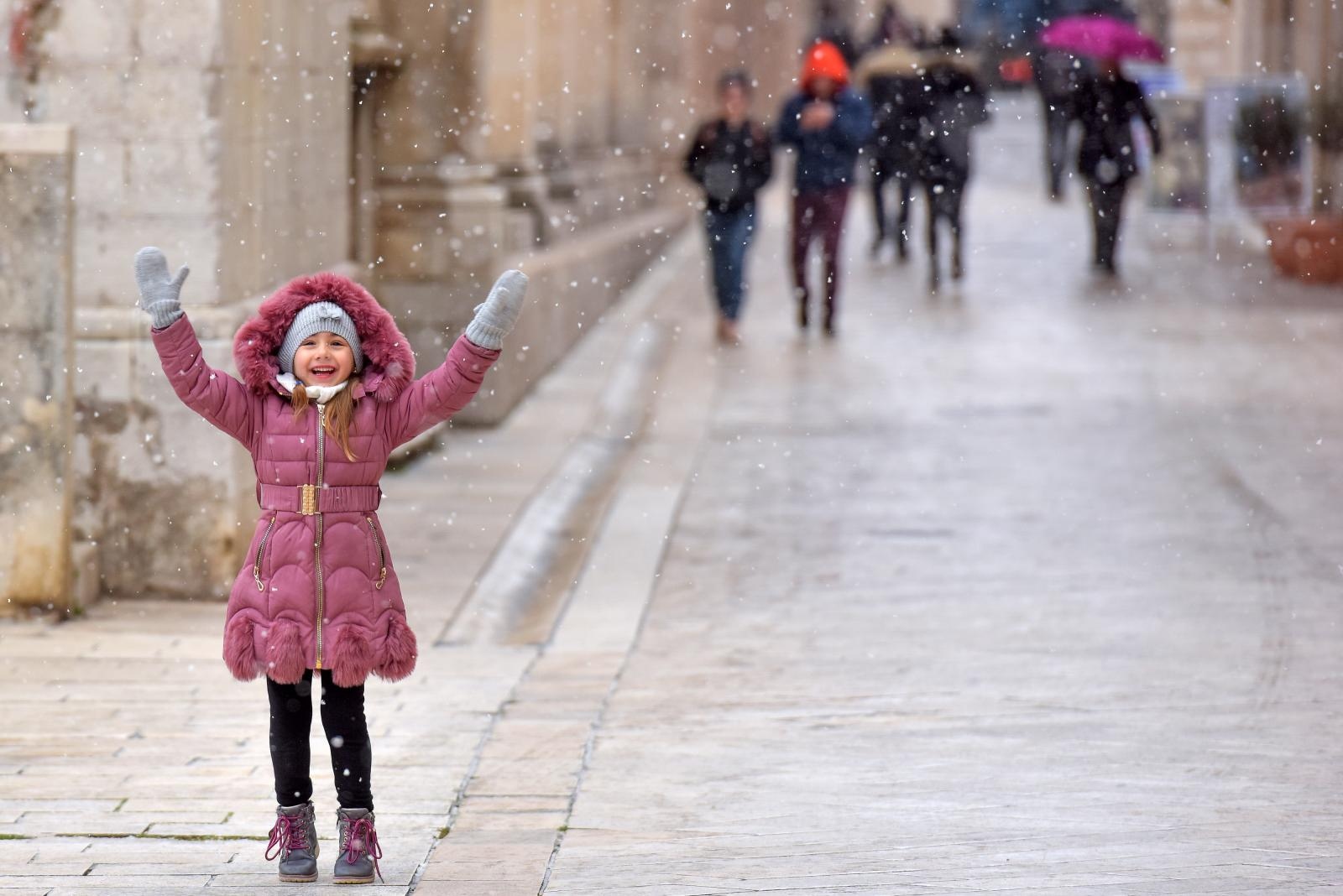 Prve snježne pahulje u Zadru