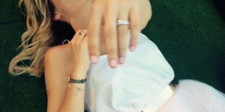 Antonija Blaće: “Uzimam”, foto: facebook Antonija Blaće: “Uzimam”, foto: facebook