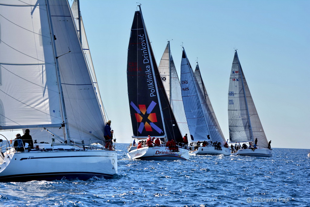 U hvarskom akvatoriju održana XXI. Uskršnja regata U hvarskom akvatoriju održana XXI. Uskršnja regata