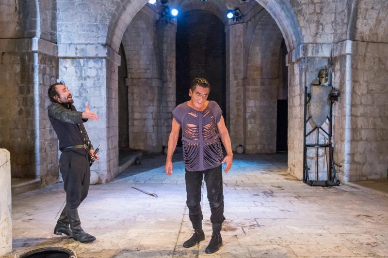 Povodom obiljezavanja 400. godina smrti Williama Shakespearea premijerno je izveden Othello, tragedija Williama Shakespearea u režiji Ivice Boban i s Draganom Despotom kao Othellom