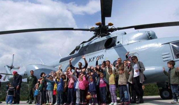 Eskadrili transportnih helikoptera uručena Nagrada Grada Visa. Foto: M. Karačić HRZ/PZO