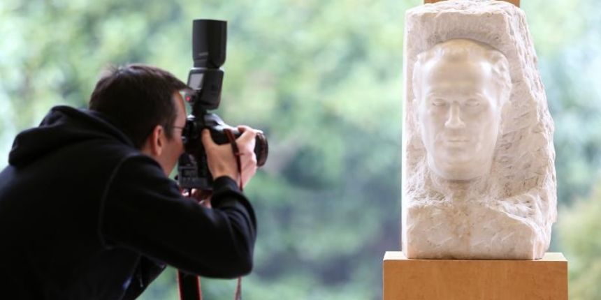 Bista Josipa Broza Tita u predsjednickim dvorima na Pantovcaku. Photo: Slavko Midzor/PIXSELL