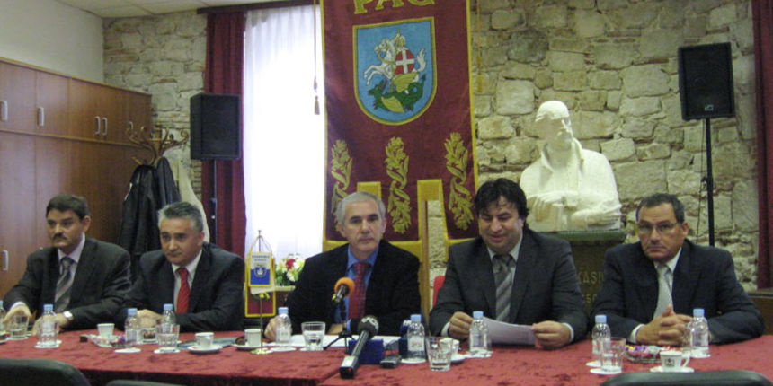 Župan Zrilić posjetio Pag (foto: J.Portada) Župan Zrilić posjetio Pag (foto: J.Portada)