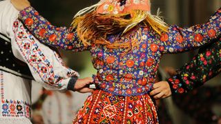18.07.2013., Zadar – Na Poljani Sime Budinica odrzan je koncert plesnog ansambla Lado gdje su gradjani, ali i mnogobrojni turisti, uzivali gledajuci ples u narodnim nosnjama. Photo: Filip Brala/PIXSELL Autor  Filip Brala/PIXSELL KLJUČNE RIJEČI  narodne
