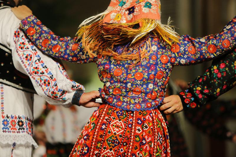 18.07.2013., Zadar – Na Poljani Sime Budinica odrzan je koncert plesnog ansambla Lado gdje su gradjani, ali i mnogobrojni turisti, uzivali gledajuci ples u narodnim nosnjama. Photo: Filip Brala/PIXSELL Autor  Filip Brala/PIXSELL KLJUČNE RIJEČI  narodne
