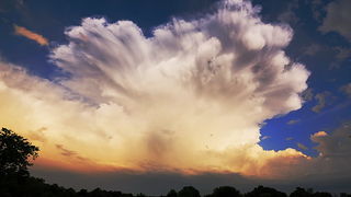 Aleksandar Gospic: Kumulonimbus nad dalmatinskom Zagorom, ciklona Irena Aleksandar Gospic: Kumulonimbus nad dalmatinskom Zagorom, ciklona Irena