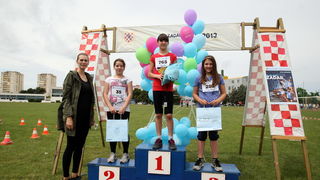 Zadar, 210513.
Erste Plava Liga danas se odrzava na stadionu Visnjik. Rijec je o jedinstvenom djecjem atletskom natjecanju upecatljivog slogana Brze, Vise, Jace, koje se odrzava pod visokim pokroviteljstvom Ministarstva znanosti obrazovanja i sporta. Orga Zadar, 210513.
Erste Plava Liga danas se odrzava na stadionu Visnjik. Rijec je o jedinstvenom djecjem atletskom natjecanju upecatljivog slogana Brze, Vise, Jace, koje se odrzava pod visokim pokroviteljstvom Ministarstva znanosti obrazovanja i sporta. Orga