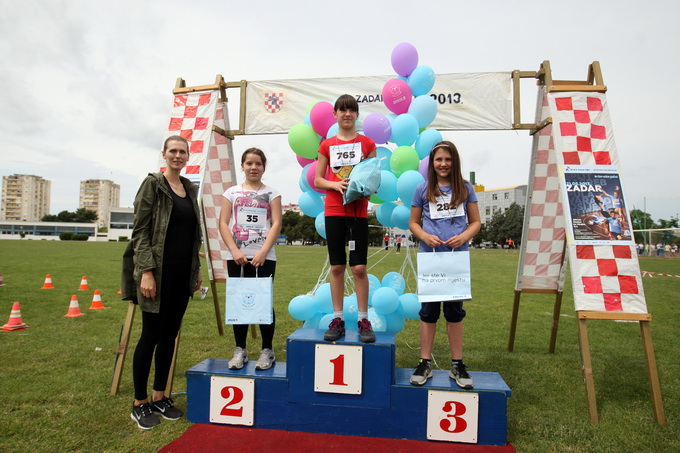 Zadar, 210513.
Erste Plava Liga danas se odrzava na stadionu Visnjik. Rijec je o jedinstvenom djecjem atletskom natjecanju upecatljivog slogana Brze, Vise, Jace, koje se odrzava pod visokim pokroviteljstvom Ministarstva znanosti obrazovanja i sporta. Orga Zadar, 210513.
Erste Plava Liga danas se odrzava na stadionu Visnjik. Rijec je o jedinstvenom djecjem atletskom natjecanju upecatljivog slogana Brze, Vise, Jace, koje se odrzava pod visokim pokroviteljstvom Ministarstva znanosti obrazovanja i sporta. Orga